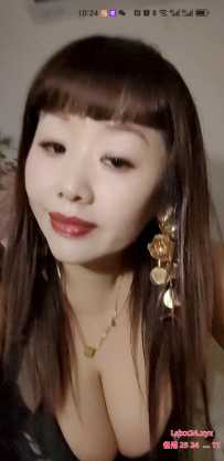 天河岗顶大胸少妇